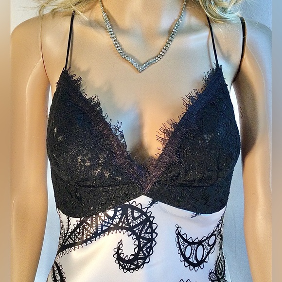 Sexy Y2K black/white, lace/silk slip dress. Trumpet skirt, EUC, size 6 - Picture 2 of 13